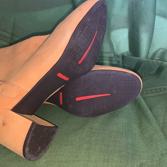 Rockport OAKLEE TOTAL MOTION sunflower ankle boots yellow ruffles size. 8 - Picture 7 of 7